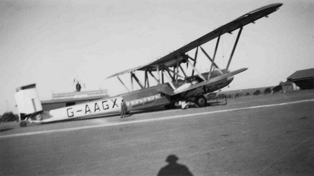 imperial airways g-aagx hp42 hannibal at karachi 5 dec 1934 0738-0007